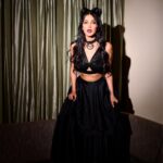 Shruti Haasan Instagram - Blck candy cane 🖤 Outfit @431_88 Stylist @neeraja.kona Asst stylist @manogna_gollapudi Hair @noori_hairstylist Makeup @prakatwork Photographer @kalyanyasaswi