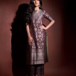 Shruti Haasan Instagram - 🤎🧱🍂 Suit set @payalkhandwala Earrings @sangeetaboochra @tinkara.retail Stylist @neeraja.kona Asst stylist @manogna_gollapudi Hair @noori_hairstylist Makeup @prakatwork Photographer @kalyanyasaswi