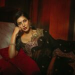 Shruti Haasan Instagram – 🖤 💋 

Stylist @neeraja.kona
Asst stylist @manogna_gollapudi
Photographer @adrin_sequeira