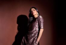 Shruti Haasan Instagram - 🤎🧱🍂 Suit set @payalkhandwala Earrings @sangeetaboochra @tinkara.retail Stylist @neeraja.kona Asst stylist @manogna_gollapudi Hair @noori_hairstylist Makeup @prakatwork Photographer @kalyanyasaswi