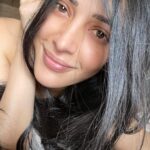 Shruti Haasan Instagram - I woke up this birthday blessed and happy and grateful beyond words for the life and love I have … every year I make a wish when I blow out my candles and this year instinctively I just wanted a wish for all of us to be happy literally everyone getting what they truly need - and I guess that’s what they meant about getting older and wiser 🤣 you soon realise that you are made up of the energy and world around you and you aren’t this solo warrior all the time .. I’m truly thankful for the beauty of the brilliant souls around me 🧿 on my birthday my wish for you is that you are seen that you are heard and that you are loved for the unique and lovely person you are