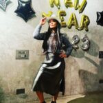 Shruti Haasan Instagram – Happy new year lovely souls … wishing this year brings you all the magic you need and want !! Sending you all love for 2023 💓🧿🖤🌟