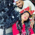 Shruti Haasan Instagram – Merry Christmas from us to you !!! We’ve had a weird x mas day putting up our black tree on Christmas Day cause we’ve both been so busy travelling and working and we are so thankful for the life we have … this x mas let’s take a second to be truly grateful for the  family and friends that took us through the rough and the beautiful days ❤️🎄 merry x mas to you and yours and we send you giant squishy hugs