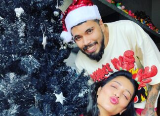 Shruti Haasan Instagram - Merry Christmas from us to you !!! We’ve had a weird x mas day putting up our black tree on Christmas Day cause we’ve both been so busy travelling and working and we are so thankful for the life we have … this x mas let’s take a second to be truly grateful for the family and friends that took us through the rough and the beautiful days ❤️🎄 merry x mas to you and yours and we send you giant squishy hugs