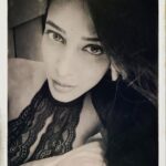 Shruti Haasan Instagram - I’ve got no secrets so there’s nothing of mine you can keep 🖤💎