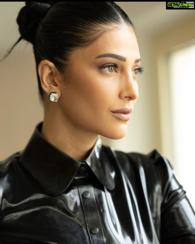 Shruti Haasan Instagram - Cannes again .. today was wonderful at the @breakingthroughthelens event for the action grant supported by @chopard - supporting story telling and the sisterhood - I love this . . . Hmu @alisamakeupbar 📸 @stefdelavega