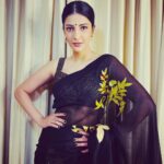 Shruti Haasan Instagram – Saree not saree 😁
.
.
.

Saree @labelearthen

Accessories @palmonas_official
@auorstudio

Stylist @neeraja.kona

Asst stylist @manogna_gollapudi 
HMU @prakatwork 

📸 @dimensions.dmns Chennai,Tamilnadu