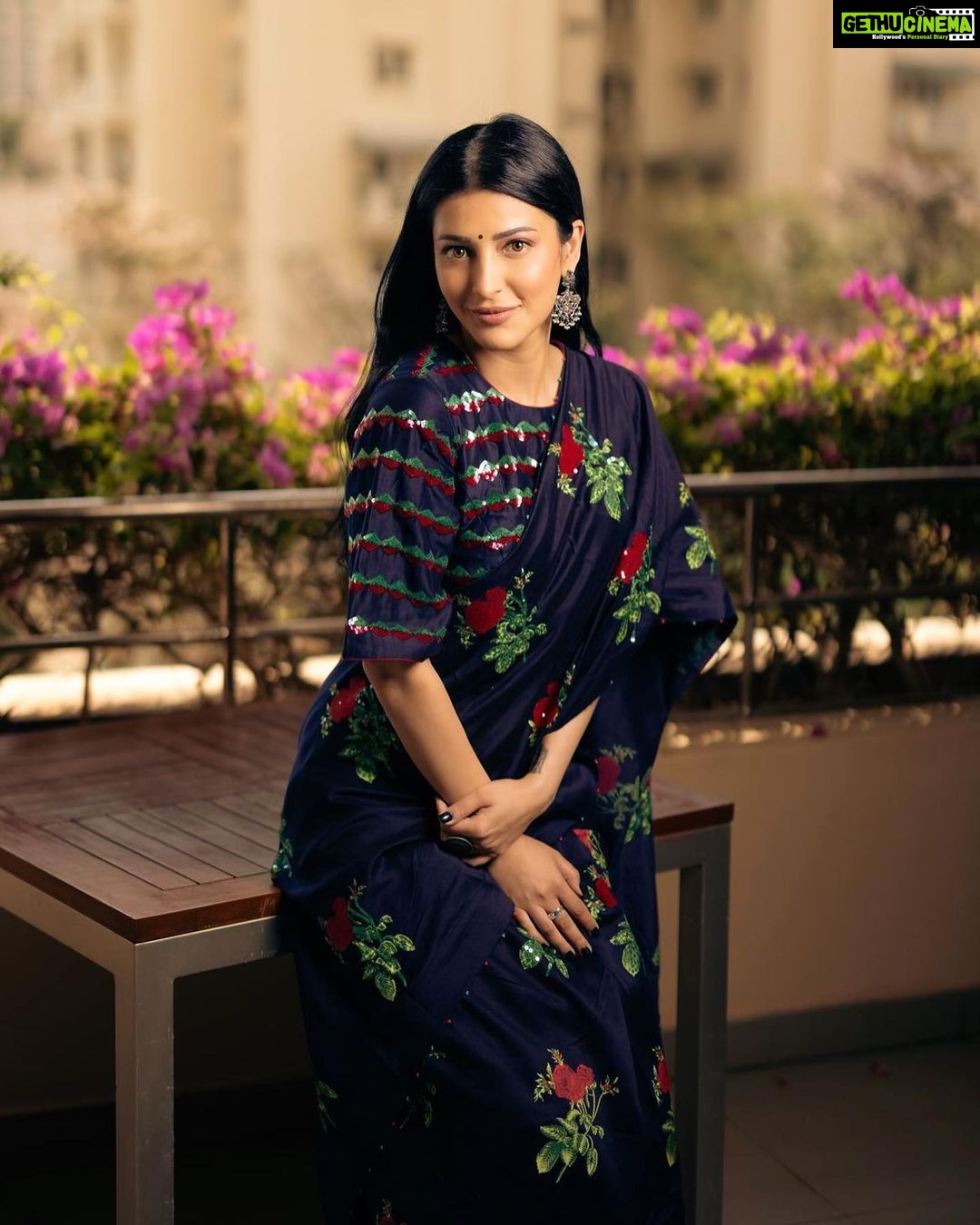 Shruti Haasan - 538.3K Likes - That Chennai girl ā¤ļø
.
.
.
.
Saree @labelearthen
Earrings @amrapalijewels
Stylist @neeraja.kona
Asst stylist @manogna_gollapudi
HMU @prakatwork
šø @parvathamsuhasphotography