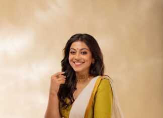 Shruti Ramachandran Instagram - For the 45th Kerala Film Critics Award Shot by @jibinartist @plan.b.actions Styled by @keepitstylish_by_ammu @styledbyammu Outfit courtesy @pranaahbypoornimaindrajith Jewellery courtesy @ttdevassy Hair and Make up by @_sapnas_makeover Studio : @maxxocreative @huwais.majeed