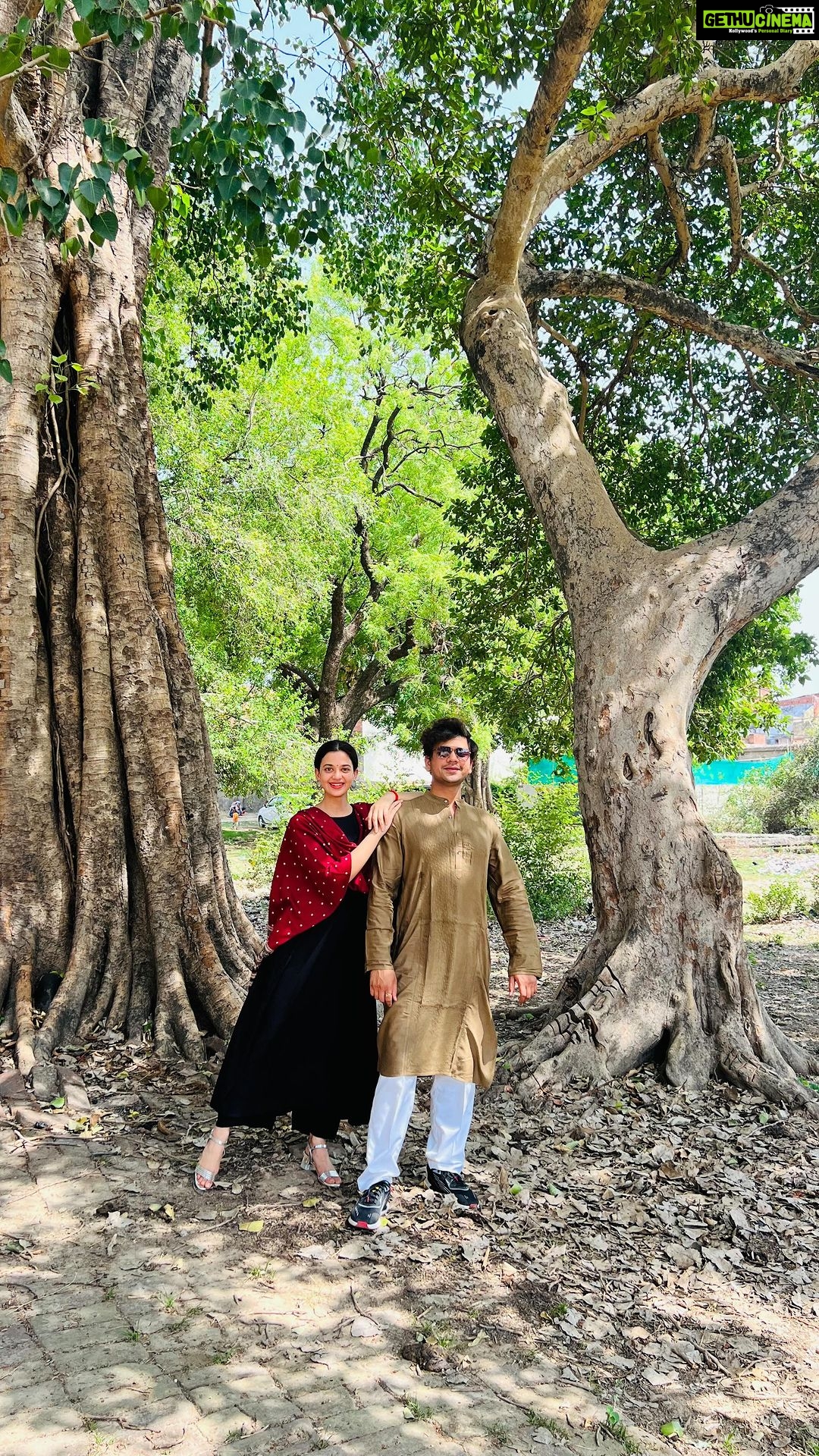 Shruti Sharma Instagram - I am grateful for everything I have received till now in my life !!🌸 I couldn’t have asked for anything better anyway better journey (life story) I have had till now… I will try my bestest to make this life worth it !! Thankful for everything 🙏🏻💜 #life #gratitude