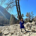 Shruti Sodhi Instagram – It’s a Sunday, it’s Christmas 🎄 and here is a view that made me feel very merry 🏔️☀️😁😍 #merrychristmas #shrutisodhi Himachal Pradesh