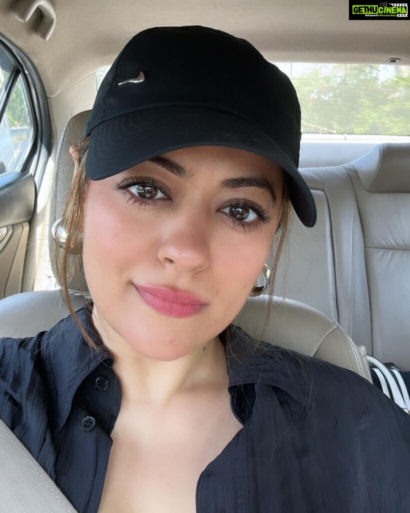 Shruti Sodhi Instagram - Been a while since a carfie - selfie 🖤🖤🖤🖤🖤🖤🖤 #shrutisodhi
