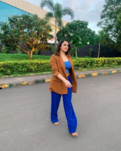 Shruti Sodhi Instagram - Walk it 🌟 strut it🌟talk it 🌟 feel it 🌟own it🌟 be IT #shrutisodhi 

Makeup- @makeupbybablu @glazoschool 
Hair- @gurmukh_singh07 @glazoschool 
Styling - @rochelledsa @anishagandhi3 
Asst by- @divijaashishupal