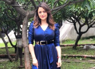 Shruti Sodhi Instagram - Standing tall and blue 🫐 #shruti sodhi #shoot #ultimatekhokho Styled by- @rochelledsa @anishagandhi3 Asst stylist- @divijaashishupal Makeup hair- @glazoschool Shoes- @monrowshoes Earrings- @flowerchildbyshaheenabbas Ring- @bellofox
