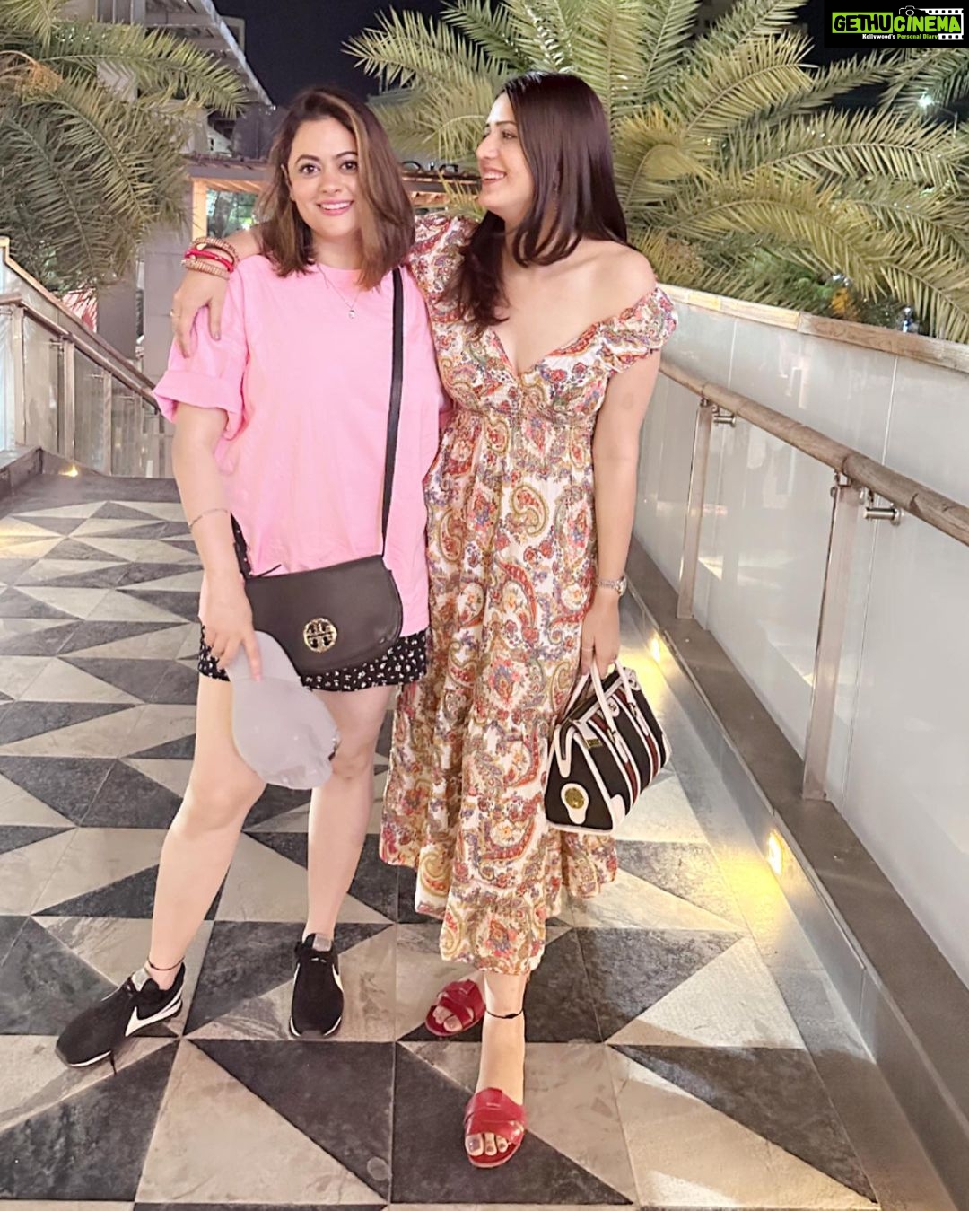 Shruti Sodhi Instagram - Tu hai toh mujhe aur kya chahiye @aslishrutisodhi 😘🤗 #myconstant #bff