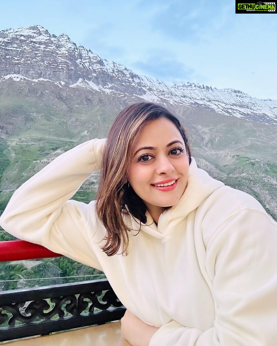 Shruti Sodhi Instagram - It’s the discovery of new routes in life that makes us meet versions of ourselves that either didn’t exist or were sleeping ❤️🏔️ #shrutisodhi #himachal