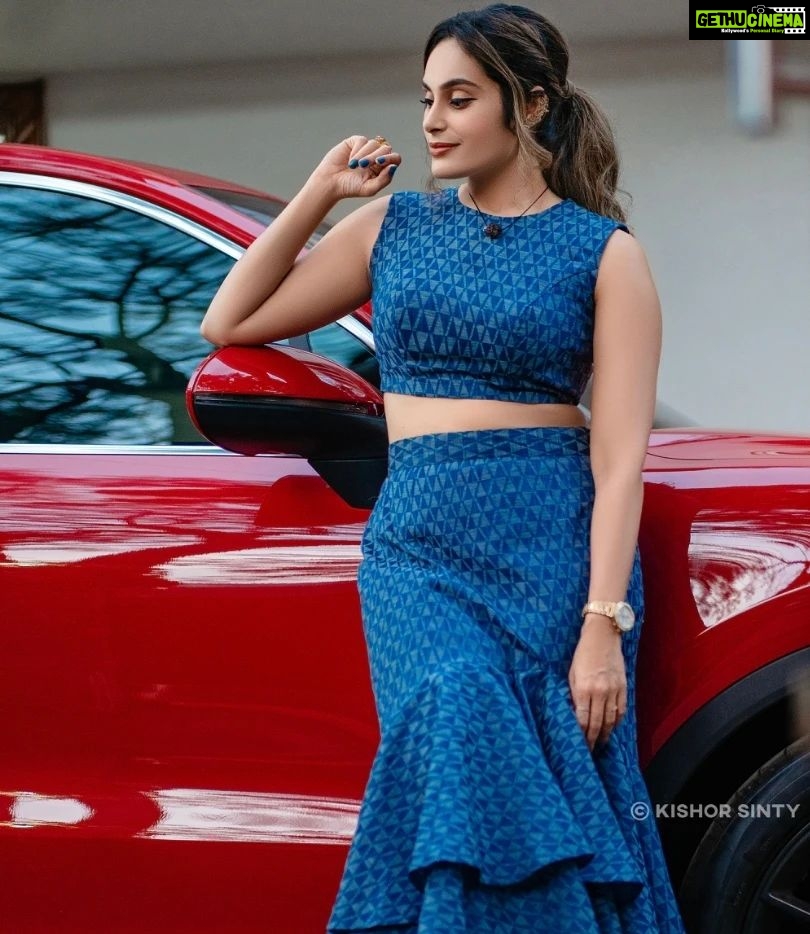 Shrutika Instagram - Costume @malarvikrambridalcouture Photography @sinty_boy Postwork @siva_retouch #blue #blues #hue #photooftheday #shoot #photography #photoshoot #porsche #car #red #lit #live #spreadpositivity #instagram #instagood #instapic #post #instapost #pic #pose #posesforpictures #love #thoughts #instalike