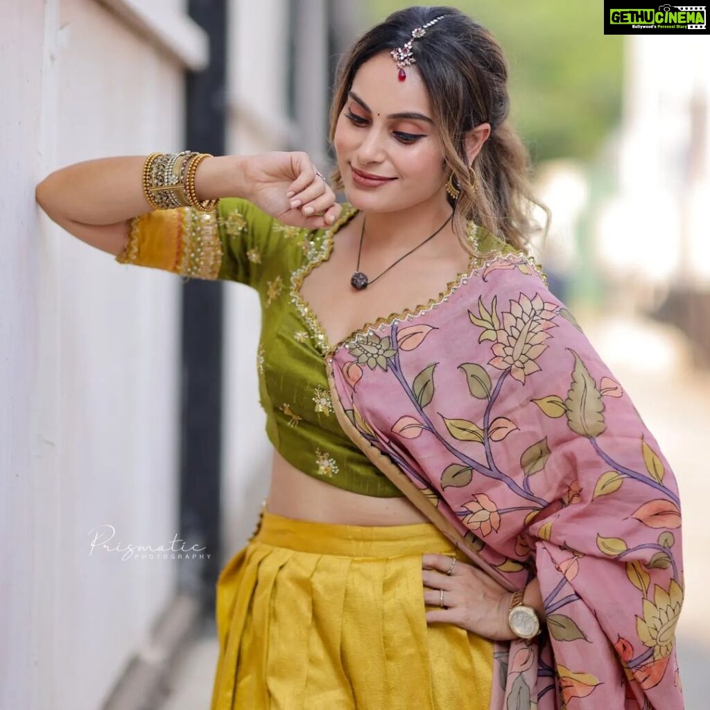 Shrutika Instagram - Photography @prismatic_photography_7 Costume @malarvikrambridalcouture #green #indian #indianwear #traditionalwear #ethinic #picture #pictures #photooftheday #shoot #shootday #television #tamil #cinema #instagram #instalike #instapic #post #pose #poses #instapost