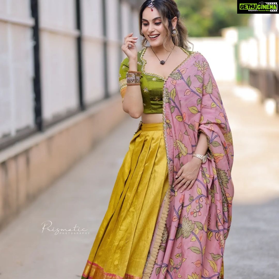 Shrutika Instagram - Photography @prismatic_photography_7 Costume @malarvikrambridalcouture #green #indian #indianwear #traditionalwear #ethinic #picture #pictures #photooftheday #shoot #shootday #television #tamil #cinema #instagram #instalike #instapic #post #pose #poses #instapost
