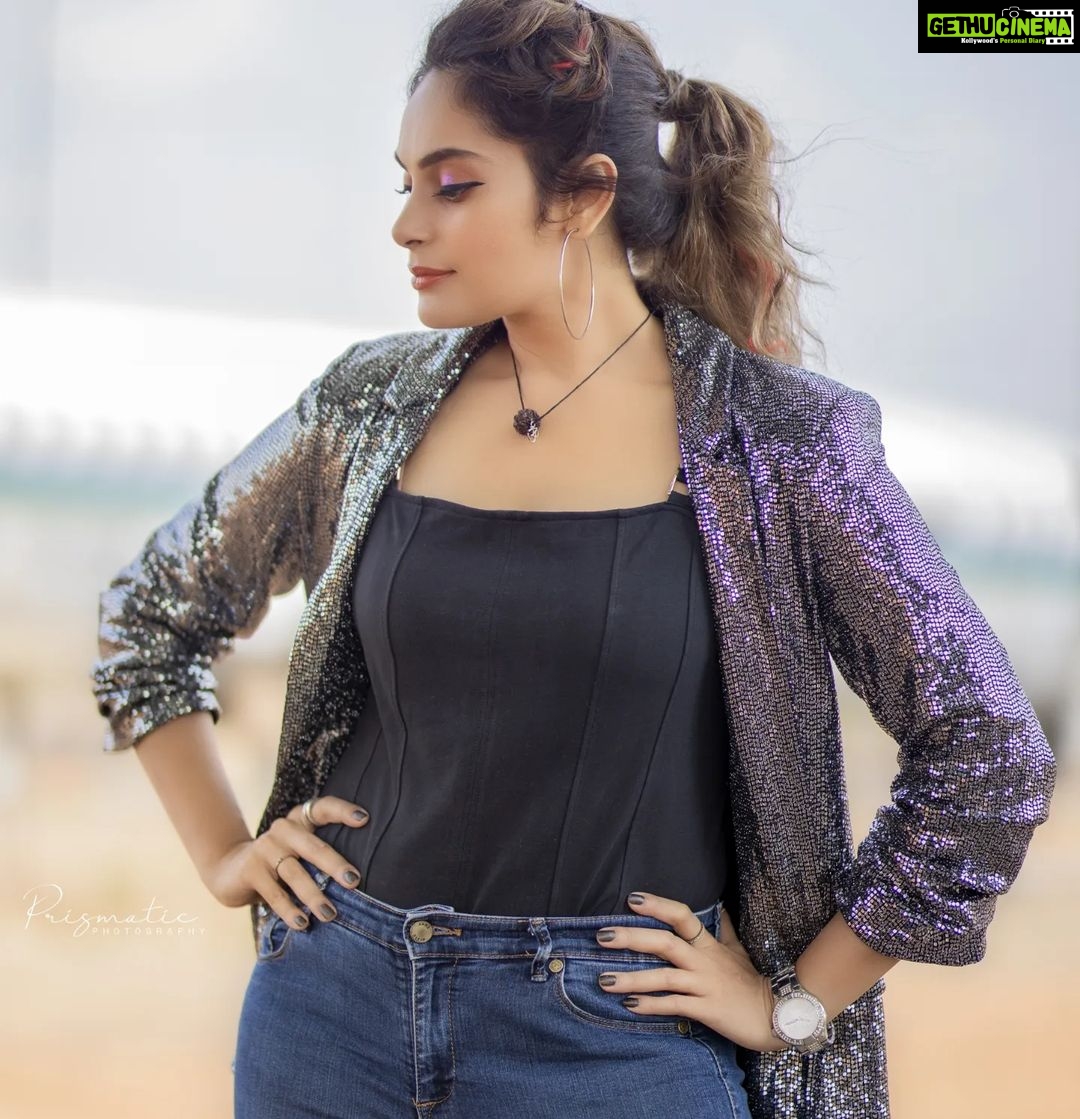 Shrutika Instagram - @director_thomson_vijaytv @vijaytelevision @prismatic_photography_7 #kpychampions #vijaytv #television #denim #jeans #pose #post #instagram #instagood #instapost #purple #pic #picoftheday #shoot #shootday