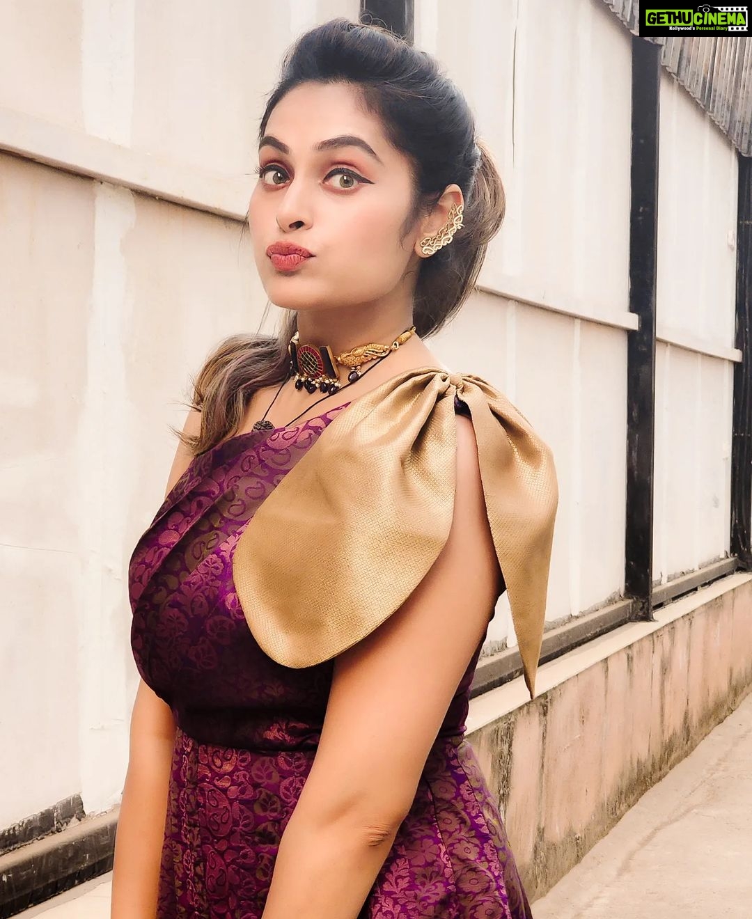 Shrutika Instagram - #kpychampions4 every sundays! ( today 1.30 noon) @vijaytelevision @director_thomson_vijaytv Costume @sruthikannathofficial Jewelry @pradejewels #kpy #kpychampions4 #vijaytelevision #vijaytv #dress #dressup #pose #ethinic #pictureoftheday #post #instagood #instapost #instagram