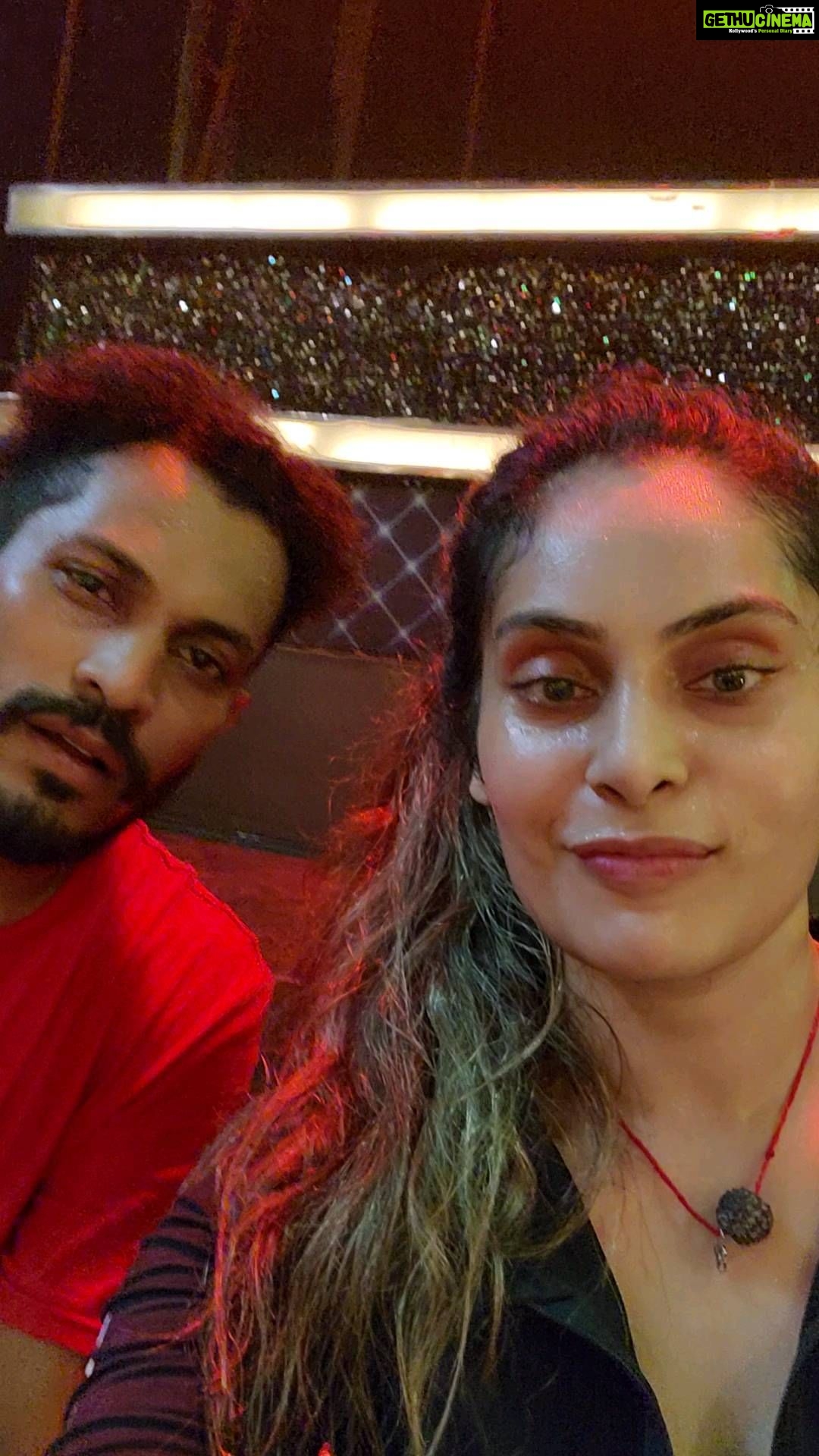 Shrutika Instagram - At the dance rehersals for Mmc finals .. Reel couples vs Real couples ! #vijaytelevision #television #realityshow #reality #dance #rehersal #dancing #hapiness #happypeople #tamil #spreadpositivity #spreadlove #spreadjoy #reelsfeelit #reels #instagram #instagramers #instareels #cwc3 #cookuwithcomali #hotstar