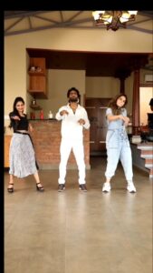 Shrutika Instagram - All the very best Team LOVETODAY !
Waiting to watch in theaters from Nov 4th
@pradeep_ranganathan  @itsyuvan
 Vibe 😍
#sonymusic #love #lovetoday #blockbuster #tamilcinema #reels #insta #instagram #instareelsindia❤️