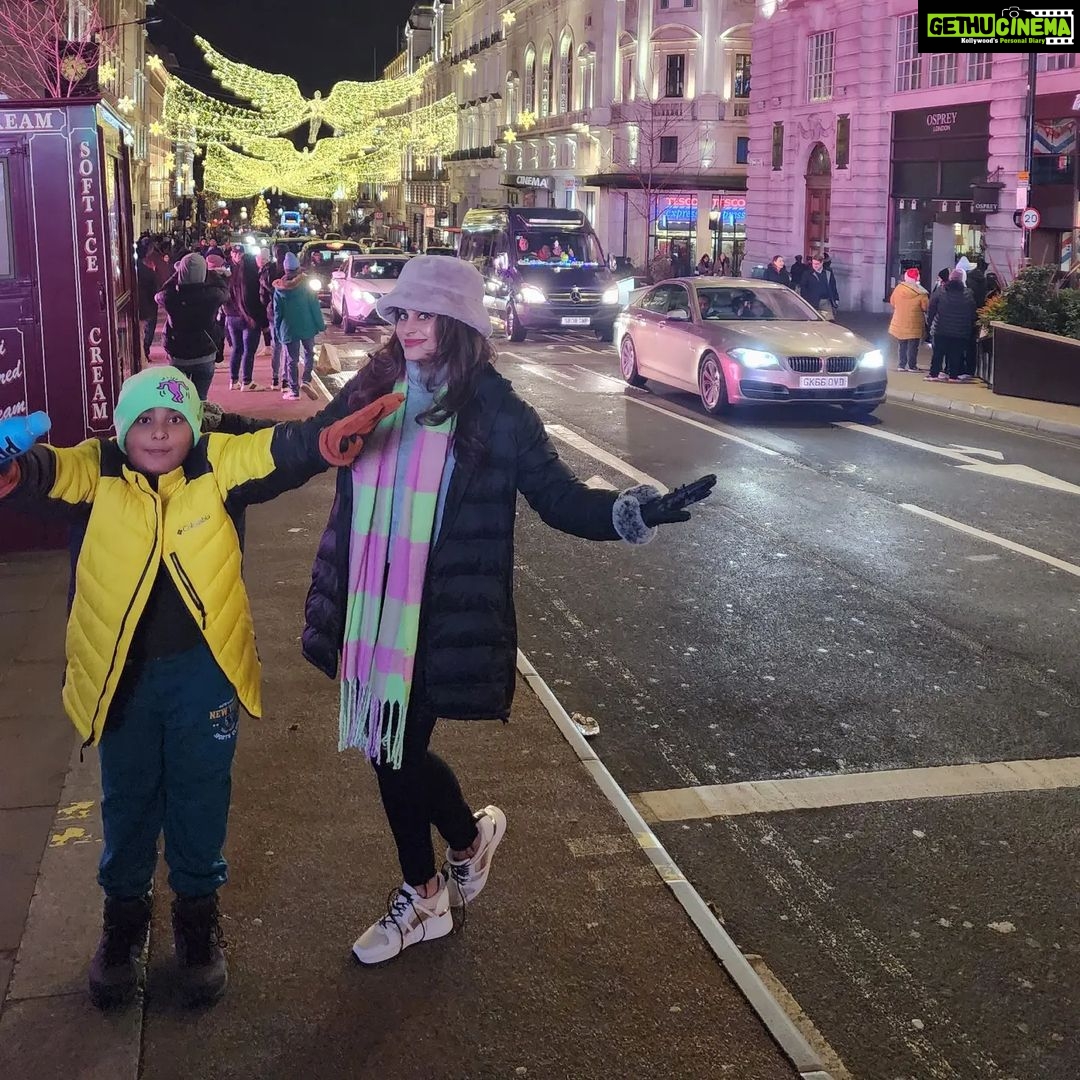 Shrutika Instagram - #creatingmemories #londondiaries #london #vacation #vacay #regentstreet #lights #oxfordstreet #picture #love #spreadhappiness #instafamily #instagram Piccadilly Circus