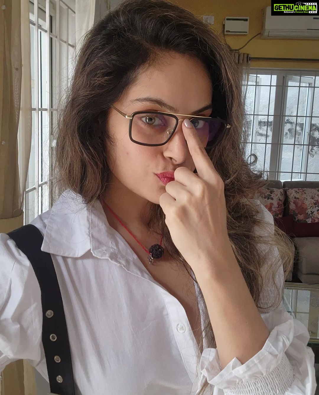 Shrutika Instagram - Some lazy days all u need is no make up ! just a dash of lipbalm and good to go .. Thank u @jananihere_ for this smartieee top! Loved it @thehazelavenue #dresses #picoftheday #pose #dayout #nerd #geek #insta #instagram #instapicture
