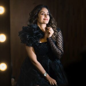 Shrutika Instagram - Photography @capture_crew_photo_graphy Costume @styl_chennai Hair @vama_moirangthem #black #dress #vijaytelevision #tamil #realityshow #insta #instafashion #pic #picoftheday #pose #smile #spreadpositivity #instagood