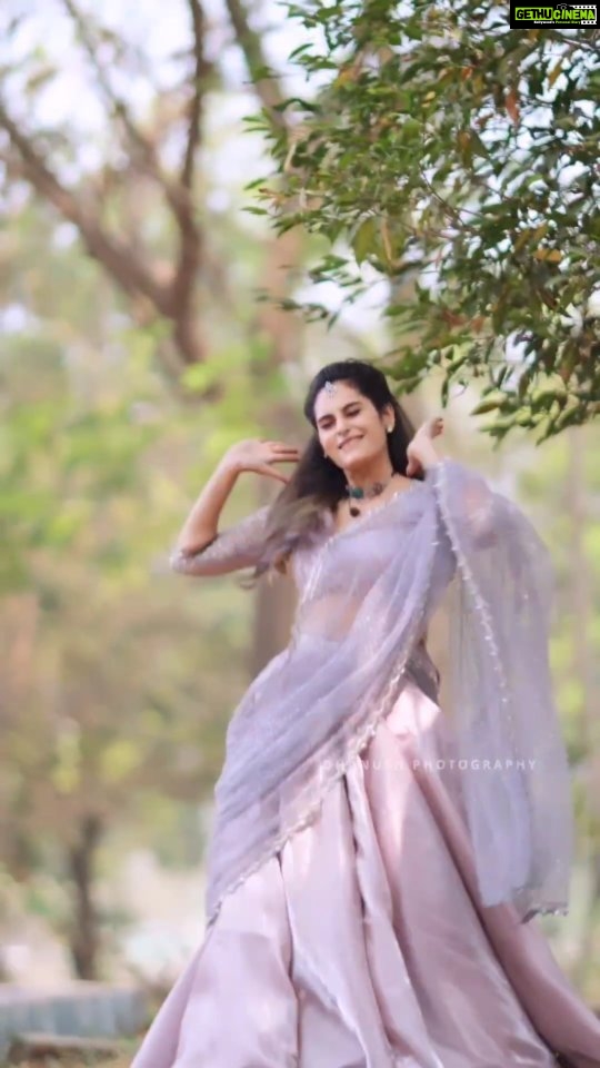 Shrutika Instagram - Thank u team😍 Reels @dhanush__photography Costume @studio149 Jewelry @pradejewels Hair @pinkylohar At the fun set of #kpychampions4 @director_thomson_vijaytv @vijaytelevision @brinda_gopal #kpychampions4 #tumtum #songs #tamil #tamilsongs #dance #hookstep #tamilshow #vijaytv #vijaytelevision #tamilshow #ethinicwear #indian #jewelry #reelsinstagram #reels #happy