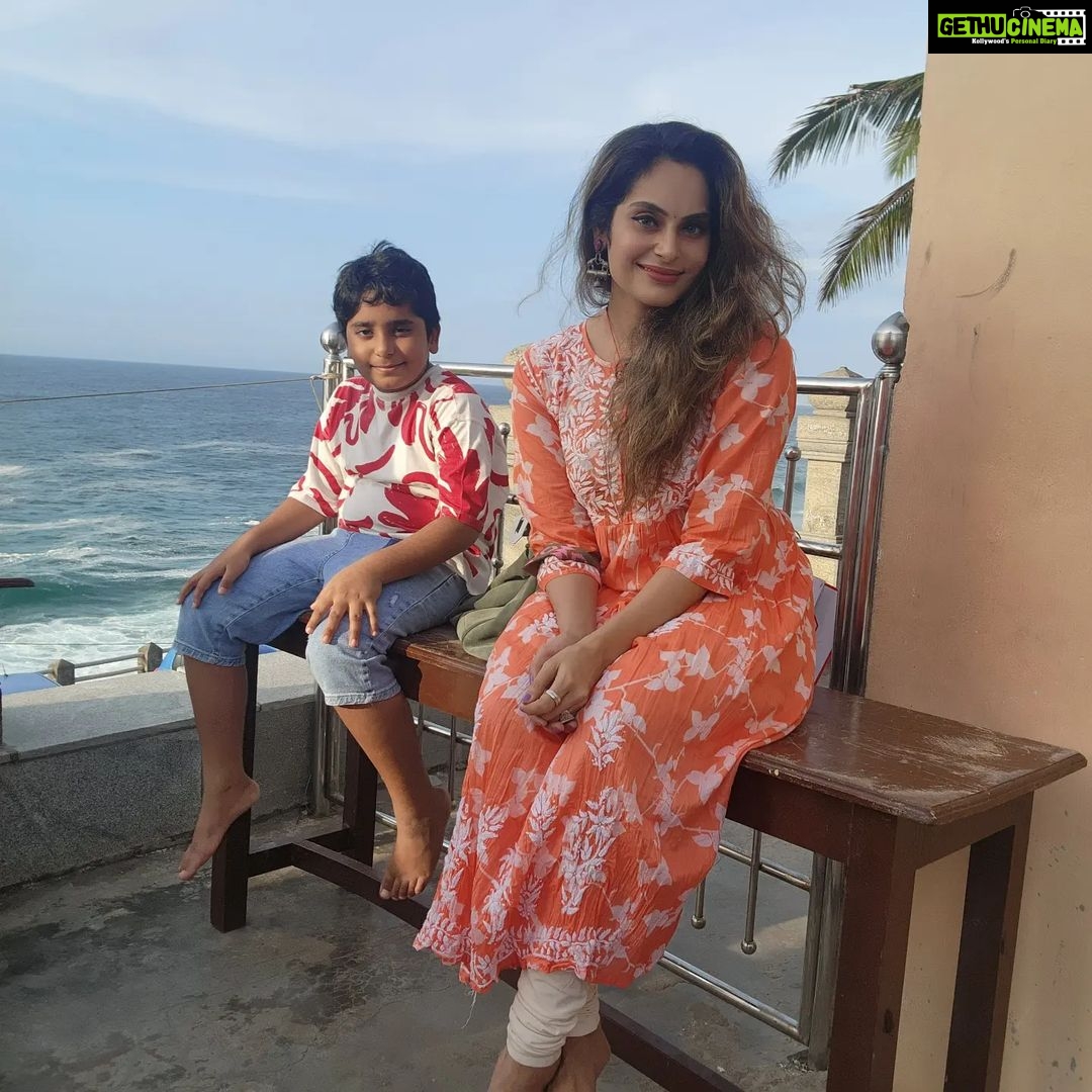 Shrutika Instagram - #kerala #azhimala #beautifulplaces #travel #india #ethinic #familytime #joy #happypeople #spreadpositivity #spreadhappiness #spreadlove #instagram #instafamily #instapicture