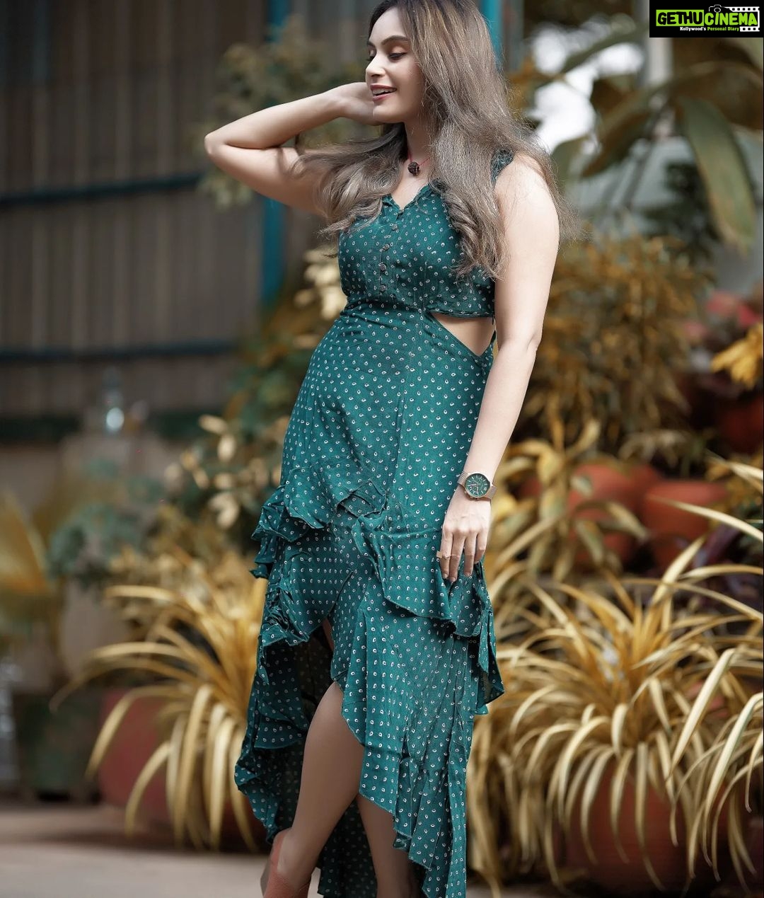 Shrutika Instagram - Get set ,get ready pose! Photography @sinty_boy Postwork @shot_by_panneer #insta #instagood #instapicture #instagram #instamood #dress #dressupday #photooftheday #love #live #happy #smile😊 #spreadpositivity
