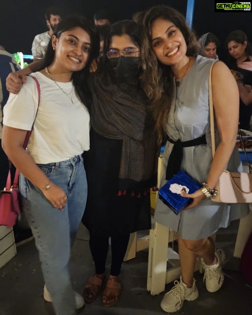 Shrutika Instagram - Best friends,who make me laugh and bring out the craziest of me, everytime I'm with them.. Friends for life! Thankful for so many lovely souls around me 🥰🥰🥰 #friendship #friends #friendsforlife #friendslikefamily #friendshipgoals #cwc #family #love #laugh #laughter #joy #spreadpositivity #spreadlove #insta #instagood #instapicture #instafamily #instagram Bay6 Ecr