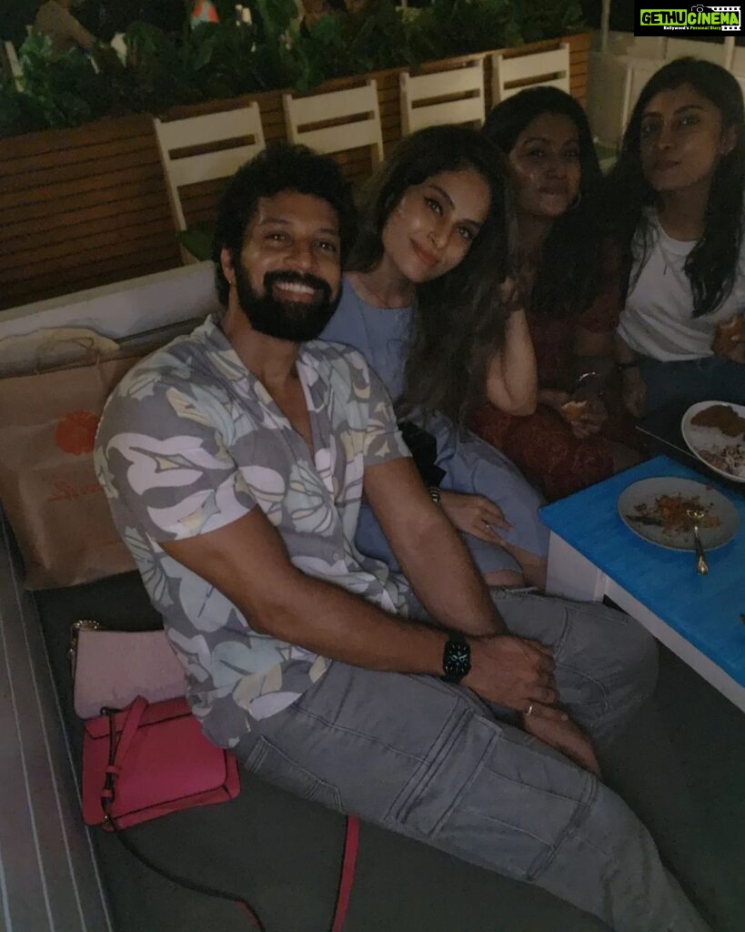Shrutika Instagram - Best friends,who make me laugh and bring out the craziest of me, everytime I'm with them.. Friends for life! Thankful for so many lovely souls around me 🥰🥰🥰 #friendship #friends #friendsforlife #friendslikefamily #friendshipgoals #cwc #family #love #laugh #laughter #joy #spreadpositivity #spreadlove #insta #instagood #instapicture #instafamily #instagram Bay6 Ecr