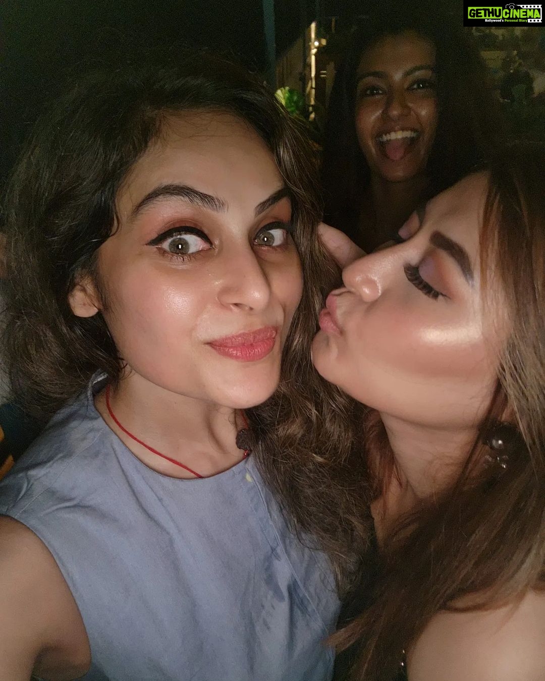 Shrutika Instagram - Best friends,who make me laugh and bring out the craziest of me, everytime I'm with them.. Friends for life! Thankful for so many lovely souls around me 🥰🥰🥰 #friendship #friends #friendsforlife #friendslikefamily #friendshipgoals #cwc #family #love #laugh #laughter #joy #spreadpositivity #spreadlove #insta #instagood #instapicture #instafamily #instagram Bay6 Ecr