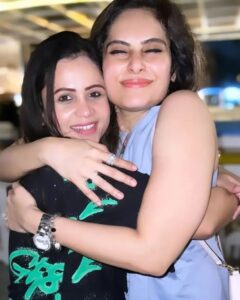 Shrutika Instagram - Best friends,who make me laugh and bring out the craziest of me, everytime I'm with them.. Friends for life! Thankful for so many lovely souls around me 🥰🥰🥰 #friendship #friends #friendsforlife #friendslikefamily #friendshipgoals #cwc #family #love #laugh #laughter #joy #spreadpositivity #spreadlove #insta #instagood #instapicture #instafamily #instagram Bay6 Ecr