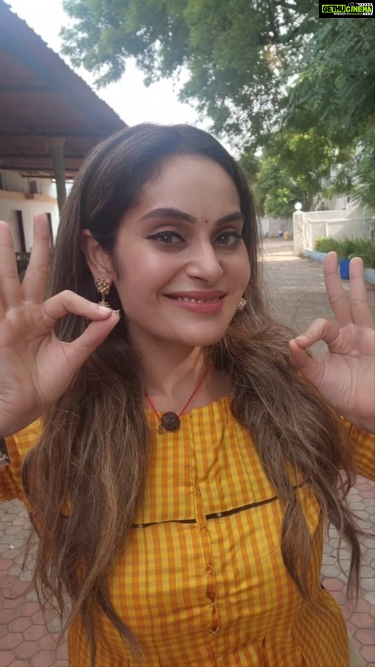 Shrutika Instagram - Some fun moments during shoot ....can never stay calm and composed😆 Costume @sripalasa #shoot #reelsinstagram #viruman #tamilsong #tamilcinema #sivakasi #crakers #pattas #fun #south #india #indianwear #indianjewellery #ethinicjewellery #ethinicwear #shootmode #reels #reelsindia #insta #instareels #reelsvideo #crackers #lovelypeople #spreadjoyandlove #positivevibes