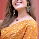 Shrutika Instagram - Reel: @sinty_boy postwork: @shot_by_panneer Hair @vama_moirangthem Costume @malarvikrambridalcouture Makeup @artistrybyolivia Styling @shrutika_arjun #thiruchitrambalam #dhanush #anirudh #dna #tamil #tamilcinema #cinema #tamilsong #songs #loop #favouritesong #reelsinstagram #reelsindia #reelsvideo #insta #instalike #instagood #instamood #instagram #spreadpositivity #happiness
