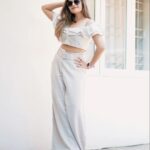 Shrutika Instagram - Pic courtesy @sinty_boy @shot_by_panneer #insta #instagood #instamood #instapicture #instagram #instafashion #dress #dressupday #smile #happiness #spreadpositivity #spreadjoy #shades #cool #calm #pose #smile #photooftheday #vijaytelevision #cwc19 #cookuwithcomali