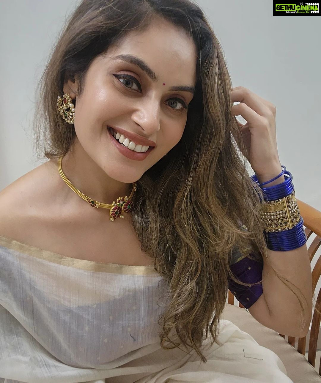 Shrutika Instagram - When ur dressed solos are an essential and when it's ur favourite attire a lot of solos are super essential π Saree! My all time favourite Welcoming the onset of onam Onam Ashamsakal ! #Indian #onam #onamashamsakal #festivevibes #festival #indianethinicwear #ethinicwear #ethinicjewellery #saree #jewellery #peace #happiness #joy #india #indianwear #insta #instagood #instamood #instapicture #instalike #instagram #keralagodsowncountry #traditional