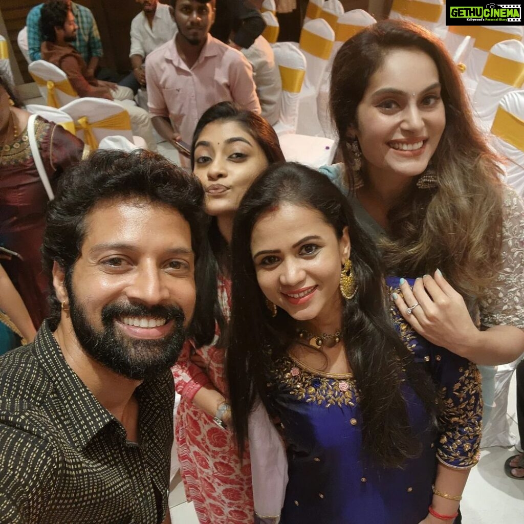 Shrutika Instagram - At the wedding reception of my most favourite and such a dear friend @vijaytvpugazh with the most lovely girl benzy🥰.so happy for both of them,may God bless them with lots of happiness and joy 😍😍😍 #friends #friendslikefamily #happypeople #wedding #reception #cwc #happiness #together #television #tamil #instagood #insta #instagram #picoftheday #instapicture