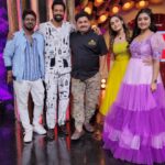 Shrutika Instagram - The loveliest cwc! The liveliest set ,with the most lovable fun people ever😍😍 Going to miss this big time! A show that has given me so many hearts to love so dearly from inside of the sets to the outside world. This phase of my life will always be remembered,most cherished .These 6 months have been a golden patch of my life with people who have a golden heart 💛 Love u all so dearly..and will miss this big time! #cookuwithcomali3 #vijaytelevision #vijaytv #tamil #television #endofseason #lovelypeople #positivevibes #fun #laugh #joy #emotional #cwc3 #cwcseason3 #spreadpositivity #spreadlove #missyou #love #happy #happypeople #instagood #instalove #instagram #instalike #instapic #picoftheday #group #groupphoto #family #friendship EVP Film City