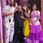 Shrutika Instagram - The loveliest cwc! The liveliest set ,with the most lovable fun people ever😍😍 Going to miss this big time! A show that has given me so many hearts to love so dearly from inside of the sets to the outside world. This phase of my life will always be remembered,most cherished .These 6 months have been a golden patch of my life with people who have a golden heart 💛 Love u all so dearly..and will miss this big time! #cookuwithcomali3 #vijaytelevision #vijaytv #tamil #television #endofseason #lovelypeople #positivevibes #fun #laugh #joy #emotional #cwc3 #cwcseason3 #spreadpositivity #spreadlove #missyou #love #happy #happypeople #instagood #instalove #instagram #instalike #instapic #picoftheday #group #groupphoto #family #friendship EVP Film City