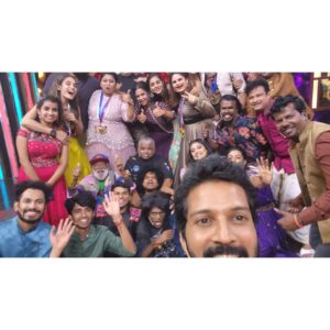 Shrutika Instagram - The loveliest cwc! The liveliest set ,with the most lovable fun people ever😍😍
Going to miss this big time!
A show that has given me so many hearts to love so dearly from inside of the sets to the outside world.
This phase of my life will always be remembered,most cherished .These 6 months have been a golden patch of my life with people who have a golden heart 💛 

Love u all so dearly..and will miss this big time!

#cookuwithcomali3 #vijaytelevision #vijaytv #tamil #television #endofseason #lovelypeople #positivevibes #fun #laugh #joy #emotional #cwc3 #cwcseason3 #spreadpositivity #spreadlove #missyou #love #happy #happypeople #instagood #instalove #instagram #instalike #instapic #picoftheday #group #groupphoto #family #friendship