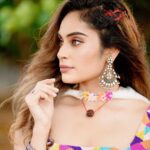 Shrutika Instagram - Costume @malarvikrambridalcouture Make up @chisellemakeupandhair Photography: @sinty_boy postwork: @shot_by_panneer Hair @vama_moirangthem Styling @shrutika_arjun #cookuwithcomalivijaytv #cookuwithcomali #cwc3 #love #thankful #happy #tamil #television #tamil #instagood #instalove #instagram #pictureoftheday #instapic #picoftheday #lovelypeople #vijaytelevision #vijaytv #cwcseason3