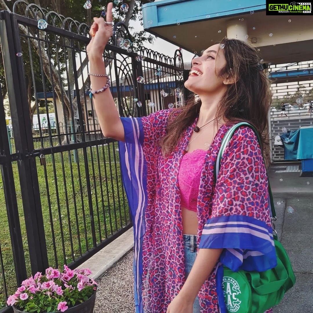 Shrutika Instagram - Bulbu moment : last pic thought it was a pic was gtng ready to pose and it was a video..when I was rdy with the pose camera was off🙄 #movieworld #goldcoast #australia #aussie #dc #superman #catwoman #joker #harleyquinn #parade #wonderwoman #character #characters #disneycharacters #themepark #pink #love #excited #post #insta #instagood #instagram #instalike #vacaymode #vacay #vacation #vibe #goodvibes