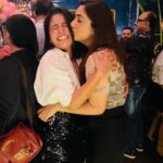 Shubhaavi Choksey Instagram - Happy birthday @snehanamanandi I love you @dishaparmar @nakuulmehta @niveditabasu @ajay.nagrath @prakrutikasparsh & love you more @harshal_82 #birthday #celebration #love #blessed #🧿 Vice - Global Tapas Bar