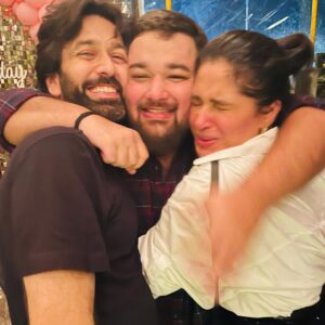 Shubhaavi Choksey Instagram - Happy birthday @snehanamanandi I love you @dishaparmar @nakuulmehta @niveditabasu @ajay.nagrath @prakrutikasparsh & love you more @harshal_82 #birthday #celebration #love #blessed #🧿 Vice - Global Tapas Bar