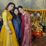 Shubhaavi Choksey Instagram - Ganpati Bappa Morya 🙏🏻 Thank you @sahilanandofficial and @mongarajneet to having me ❤️ The Crazy the peoples’ @iam_ejf @aakanshashukla0803 @shreya_nehal @vinitps @priyalmahajanofficial Lots of love and wishes @ritu_vasishtha ❤️ Ps: MY FAVOURITE PHOTO IS the 5th one @iam_ejf 🤣🤣 #ganpati #ganpatibappamorya #2022